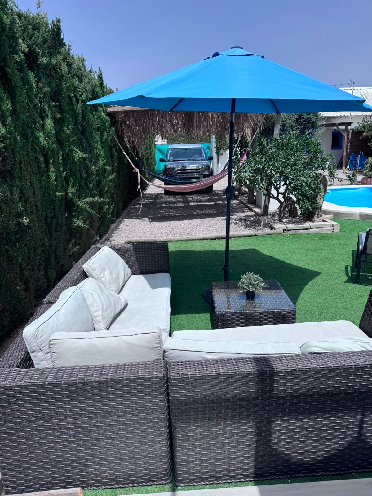 Rincón de sombra en el patio